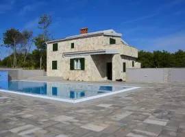 Seaside Oasis on Island Vir with Private Pool and Ocean Views