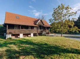 3 Bedroom Nice Home In Derezani