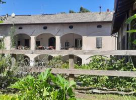 cascina lago, ξενοδοχείο σε Montorfano