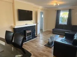 Cozy Kirkcaldy Hideaway - 3br House