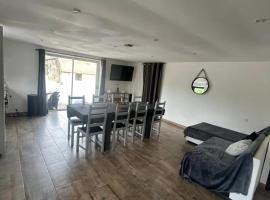 Appartement confortable à Curgy avec terrasse 60 m², hotel a Curgy