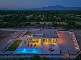Villa PI25, khách sạn ở Brištane