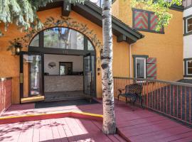 Lift House Lodge, Downtown Vail Lionshead Village Studio Condo, ξενοδοχείο σε Vail