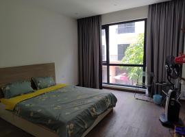 Bright Room in Quiet Area, ξενοδοχείο σε Hòa Bình
