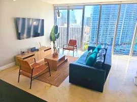 Wonderful 2 BR Condo Icon Brickell With Pool