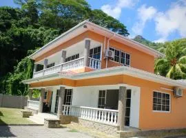 H & M Bayview Apartment Seychelles