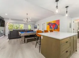 1200 sq2 unit with 3 Br 2 Ba and 7 Beds, Pool, Hot Tub and Firepit