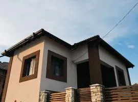 Къща за гости "Хармония" - Луковит