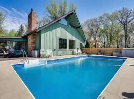 'Love Lake Retreat’ w/ Hot Tub in New Richmond!