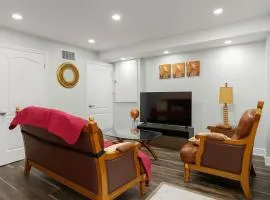 Newly Renovated 3BR Orangeville Basement Suite with Private Access, 10 Min Walk to Headwaters Hospital, 5 Min Drive to Mount Alverno Luxury Resorts, Ideal for Medical, Vacation or Work Stays!