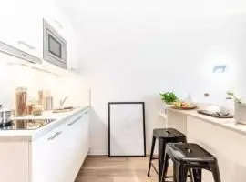 im Voraus bezahlen - neu renovierte 2 Zimmer Balkon und Parkplatz