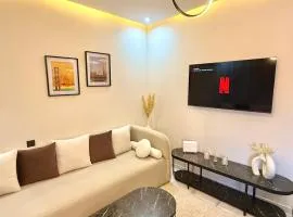 Elegant & Cozy Stay in Center