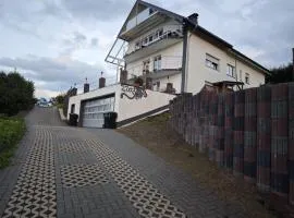 Ferienwohnungen nähe Badesee mit Bergblick