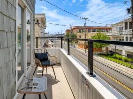 Walk to Beach and Explore Boardwalk Wildwood Escape