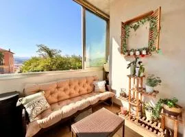 Near Port & City - Private Parking & Breakfast - Full apartment