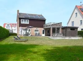 Margret detached holiday home with huge garden in the centre of Cadzand and near beach
