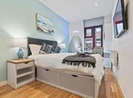 Central Leeds Flat - In City Centre - Modern Décor - Sleeps 8