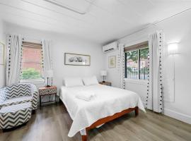 Chic City Retreat 87, hotel v destinaci Columbus