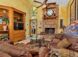 A Tuscan Adventure in California 3 BDR Sleeps 8, Hotel in Shaver Lake
