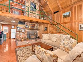 Rustic Knotty Pine - Old Cabin Vibes, hotel a Shaver Lake