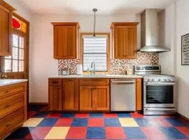 Preserved 1907 Classic 2BR - 92 WalkScore