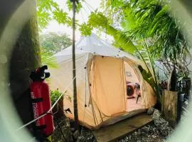 Casa de Campaña en la Pequeña Selva by Legnalife