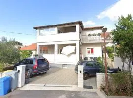 Apartments with parking space Krapanj, Sibenik - 24787