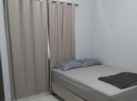 Casa prática bem localizada