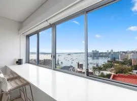 Studio in Elizabeth Bay with City Views