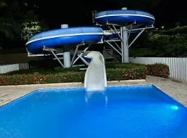 occidente colonial santa fe de Antioquia tipo resort Aparta sol tobogán kanaloa parque acuático