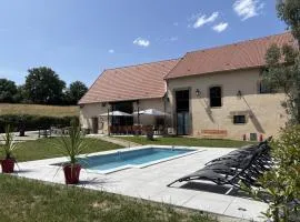Gîte spacieux en Auvergne avec piscine privée pour 8 personnes - FR-1-489-584