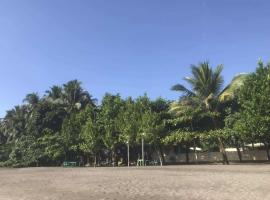 Alwins beach resort, Hotel in Tandag