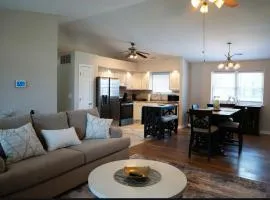 Cozy, Modern 3BR Mins to Louisville WiFi AC