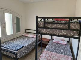 شاليه غرفة وصالة يري البحر, hotel in Alexandrië