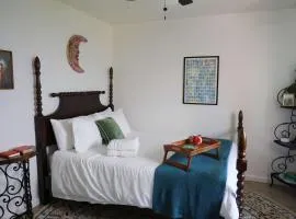Colorful Casita Frida 1BD Retreat by Balboa Park