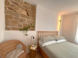 Guest House Emma's rooms, hotel v destinaci Lotzorai