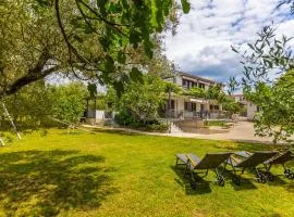 Lovely Apartment In Malinska With Wifi