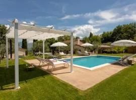 LA COLLINA DEGLI ULIVI 8&2, Emma Villas