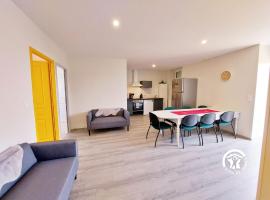 Les Grands Blés d'Or, 12 personnes, Hotel in Saint-Aubin-du-Désert