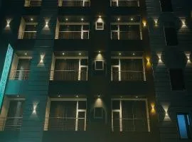Hotel White House walking distance from Golden temple- with Parking
