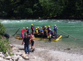 Rafting Camp Apartments Montenegro Goran Lekovic, khách sạn ở Žabljak