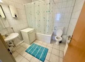 Evelins Haus Monteur und Familienwohnung