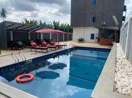 Victia Suite and Lounge, hotel com estacionamento em Ijebu Ode