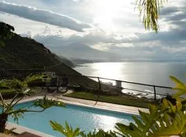 Villa Serena del Mar, Lujo con vistas al mar y Piscina Climatizada
