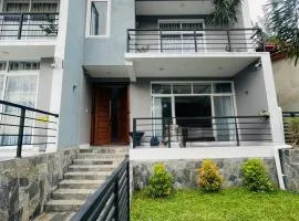 Kandy Villa Grey