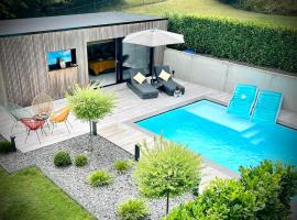 Pool House 85