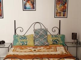 Chambre privée avec terrasse, hotel v destinaci Tunis