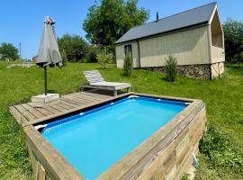 LisHills, hotel com banheiras de hidromassagem em Uman