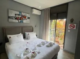 Lune Rouge Rooms