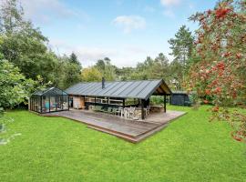 3 Bedroom Beautiful Home In Idestrup, 4-star hotel in Marielyst